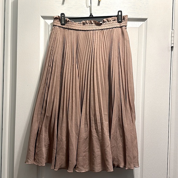 ARITZIA WILFRED Twirl Pleated Skirt - Picture 9 of 12